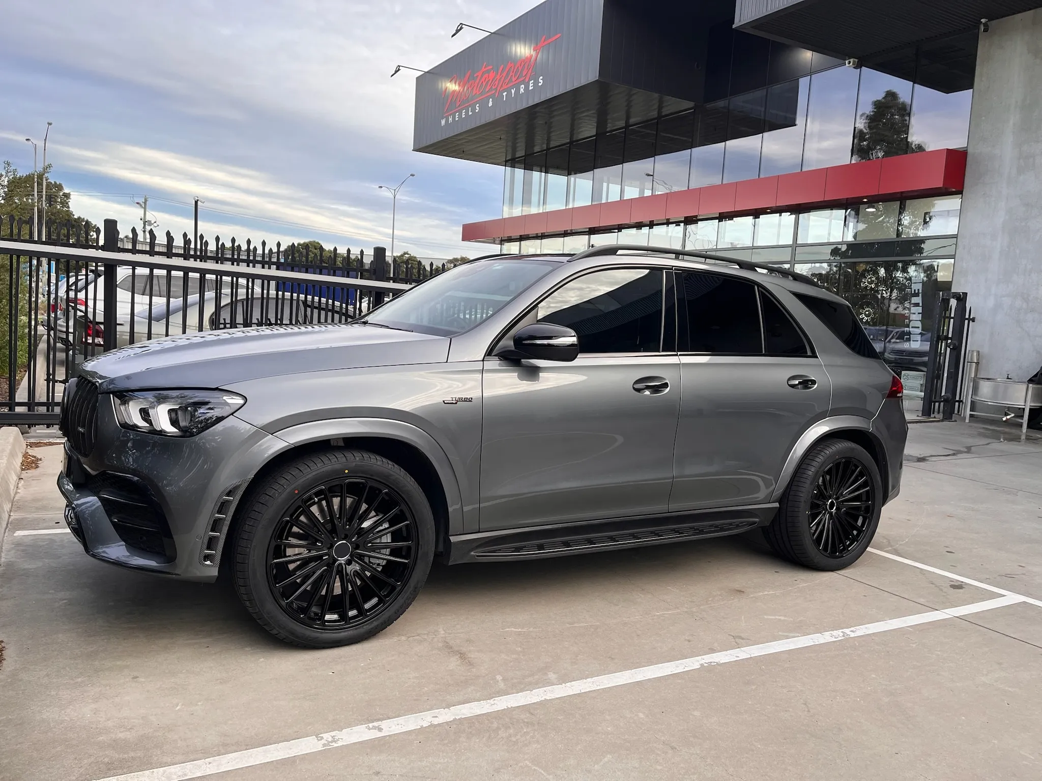 MERCEDES GLE53 with BLAQUE DIAMOND BD715 22 inch wheels |  | MERCEDES